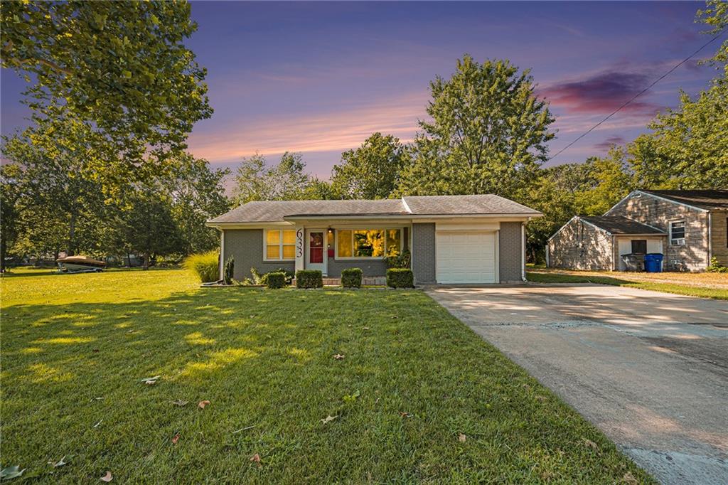 633 W Elm Street