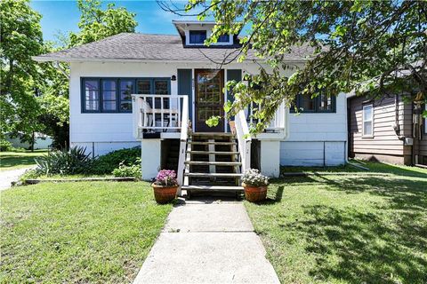 827 Pacific Avenue, Osawatomie, KS 66064 - MLS#: 2550301