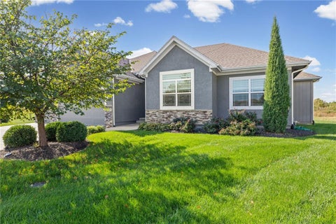 Photo of 25085 W 87th Terrace, Lenexa, KS 66227 (MLS # 2647034)
