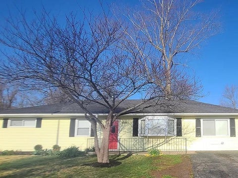 Photo of 11316 Lewis Avenue, Kansas City, MO 64134 (MLS # 2640900)