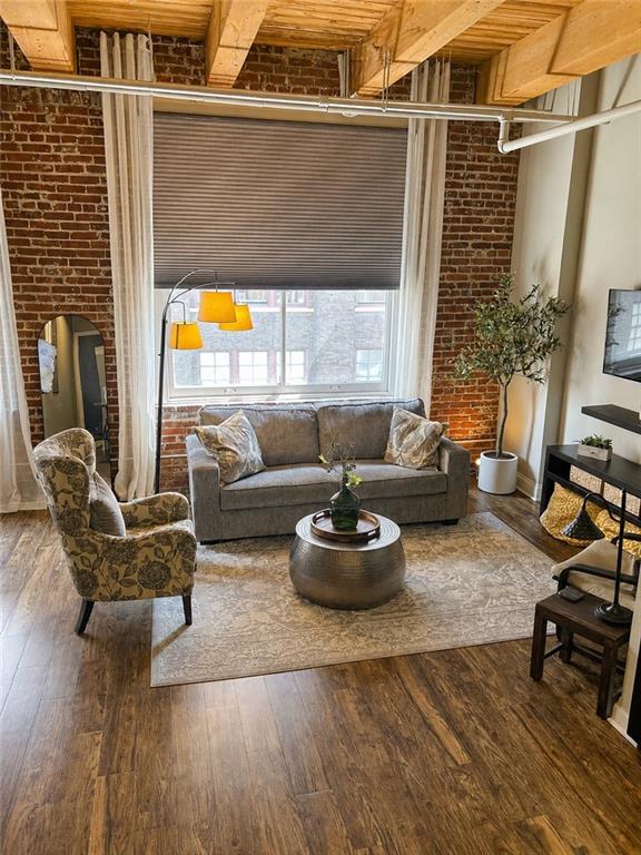 312 W 8th Street 411