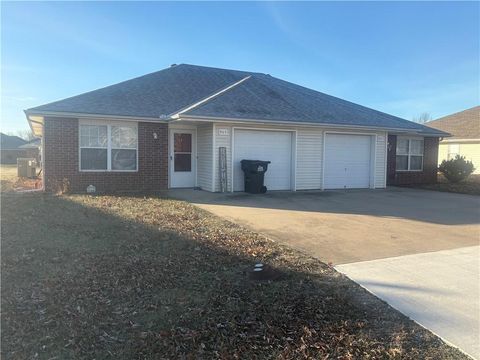 905/907 NW Willow Drive Grain Valley MO 64029