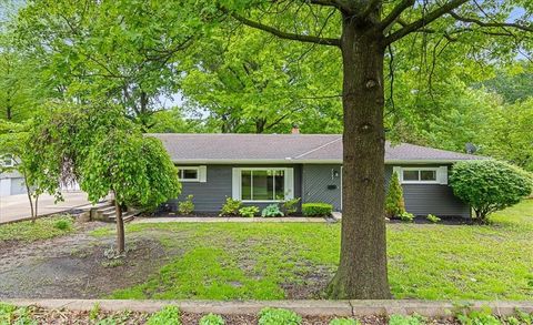 Photo of 5105 S Marion Avenue, Independence, MO 64055 (MLS # 2618403)