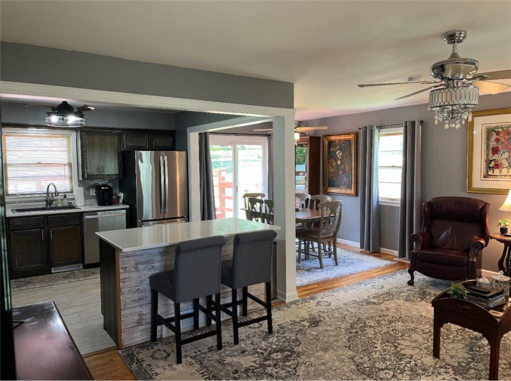 St Joseph, Missouri 64506, United States, 3 Bedrooms Bedrooms, ,2 BathroomsBathrooms,Residential,Pending,162121