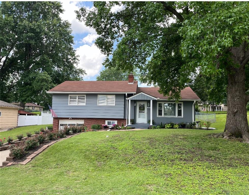 St Joseph, Missouri 64506, United States, 3 Bedrooms Bedrooms, ,2 BathroomsBathrooms,Residential,Pending,162121