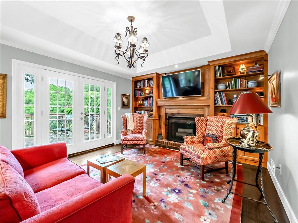 409 E 108 Terrace