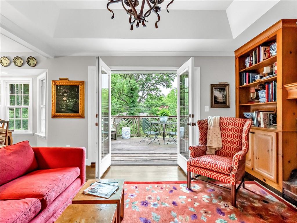 409 E 108 Terrace