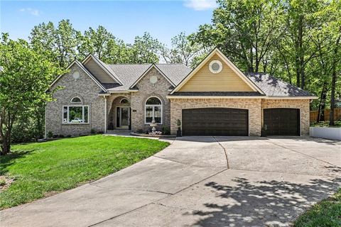 1130 NW Arrowhead Trail, Blue Springs, MO 64015 - MLS#: 2602657