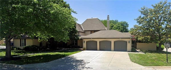 10804 GLENWOOD ST, OVERLAND PARK, KS 66211 - Image c885c9c77d8ab4d33f25fa355fbf044d/3020705083