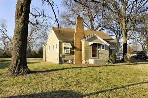 123 E Atkinson Avenue, Pittsburg, KS 66762 - MLS#: 2609606
