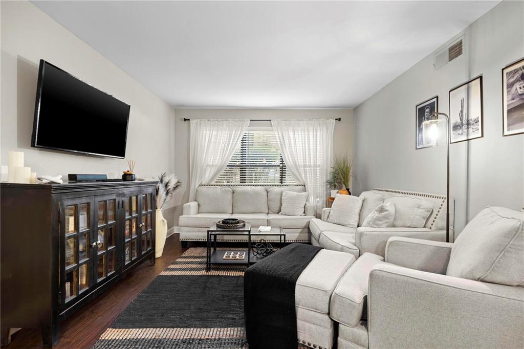 915 Washington #101 Street 101