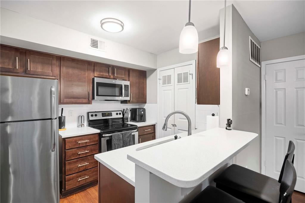 915 Washington #101 Street 101