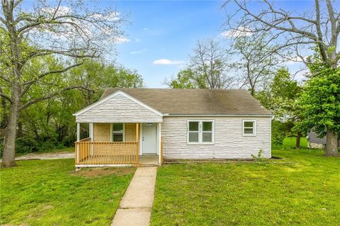 2501 S Hawthorne Avenue Independence MO 64052