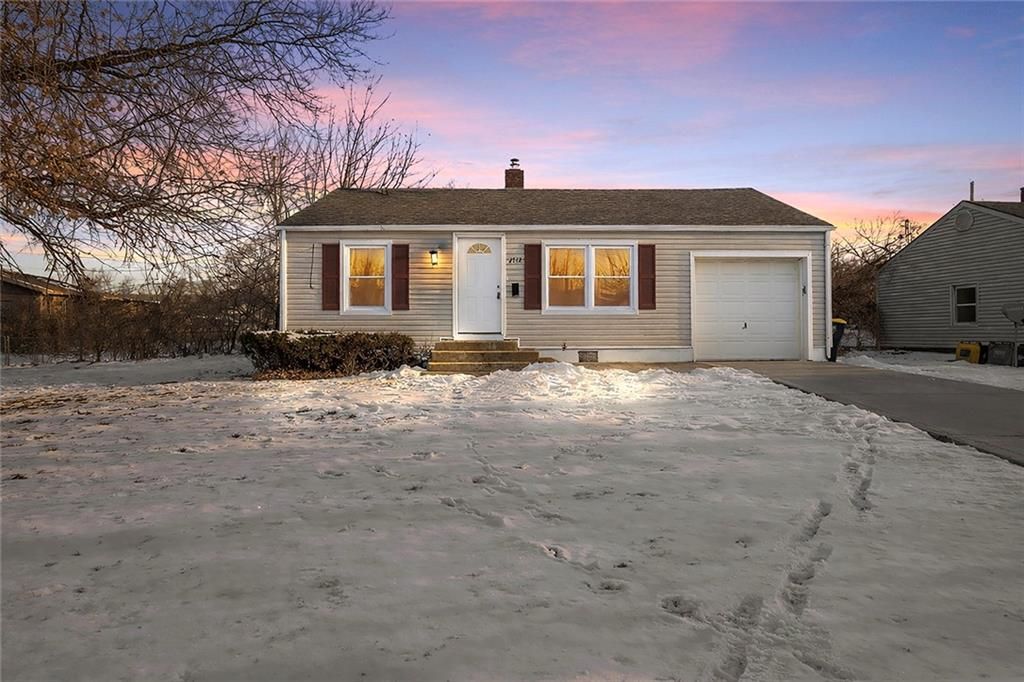 Photo of 2712 NE 56th Street, Kansas City, MO 64119 (MLS # 2598662)