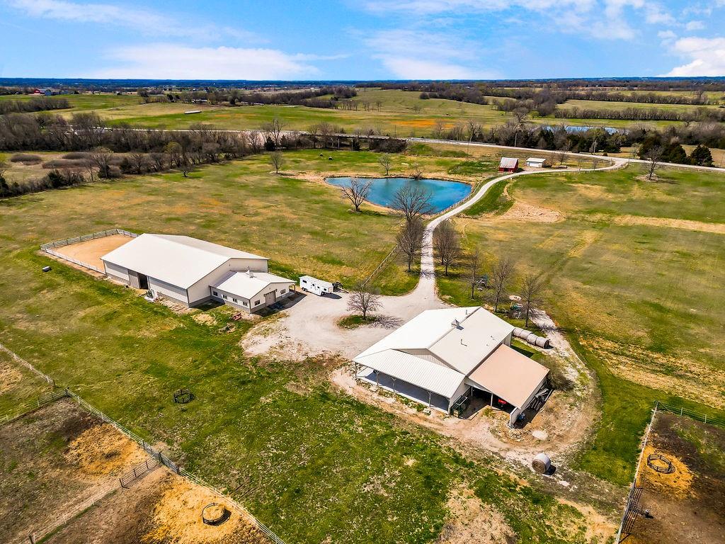 37595 Hedge Lane