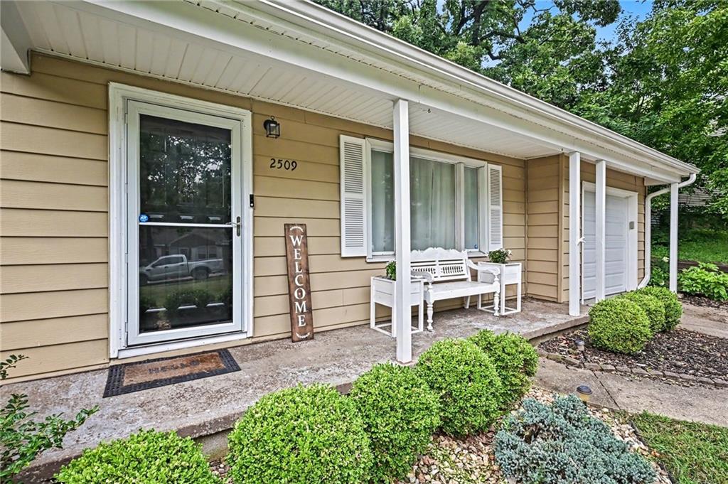 2509 NE 46th Terrace