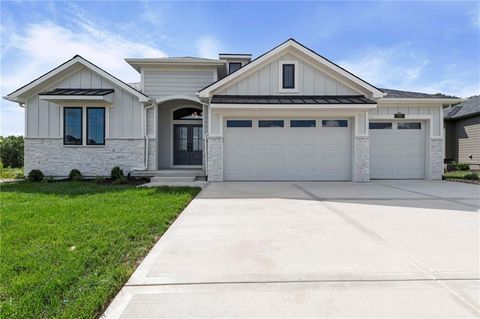 8716 N Lewis Avenue Kansas City MO 64157