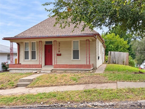 Photo of 2719 Doniphan Avenue, St Joseph, MO 64507 (MLS # 2647507)