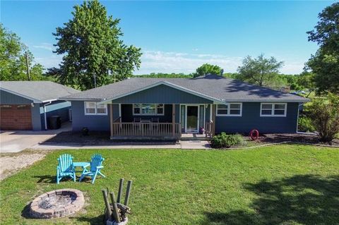 Photo of 1461 Missouri Road, Iola, KS 66749 (MLS # 2619242)
