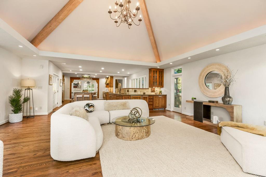 3209 W 68th Street
