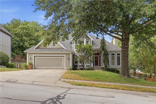 5512 MEADOW LK, PARKVILLE, MO 64152 - Image c9466c4132777458281606848f8cda40/4206589213