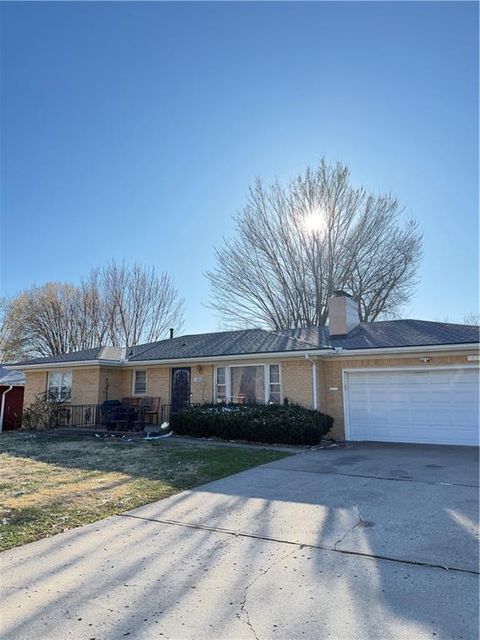 Photo of 1520 N 64TH Drive, Kansas City, KS 66102 (MLS # 2607837)