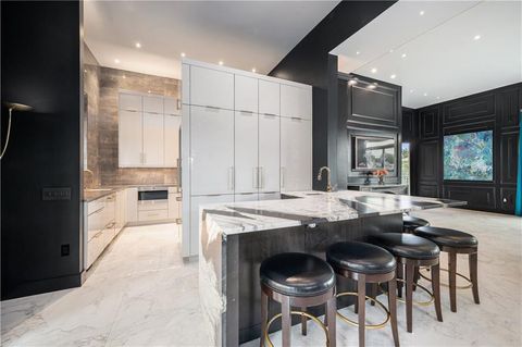 4 E 51st Street Kansas City MO 64112