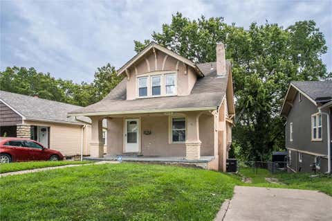 Photo of 3013 Parkwood Boulevard, Kansas City, KS 66104 (MLS # 2636420)