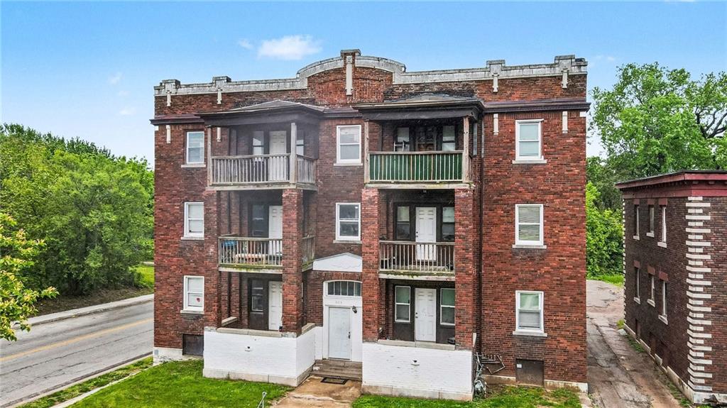 Photo 1 of 25 — 3319 E 30th Street, Kansas City, MO 64128