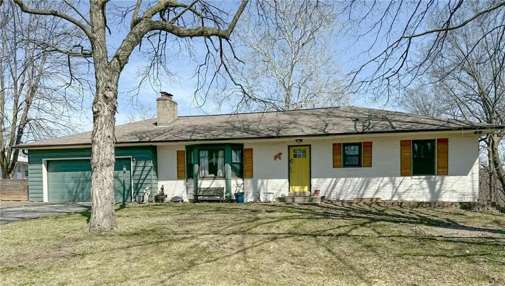 Photo of 545 JEFFERSON Circle, Liberty, MO 64068 (MLS # 2609405)