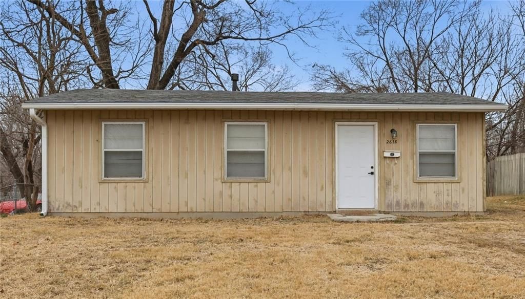 Photo of 2618 S 48th Terrace, Kansas City, KS 66106 (MLS # 2598128)