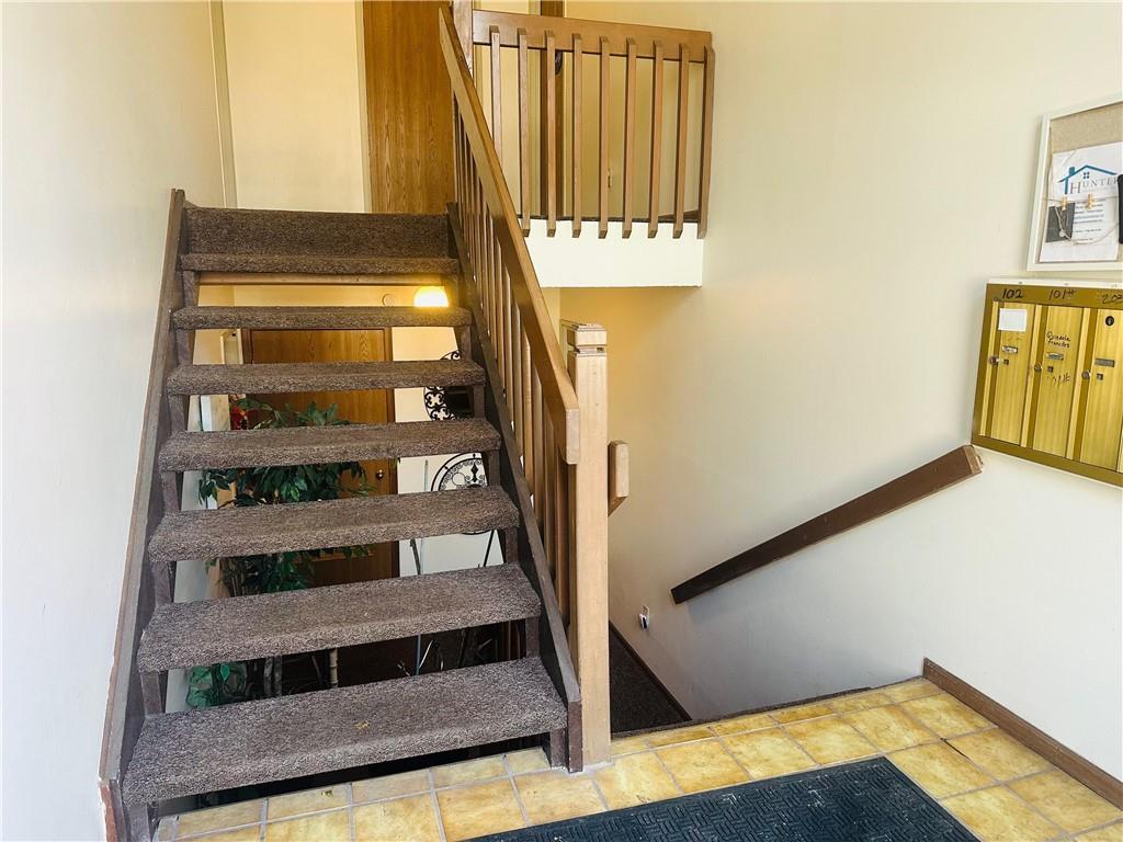 Photo of 8139 Holmes Road #202, Kansas City, MO 64131 (MLS # 2632688)