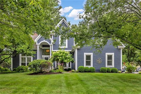 Photo of 13117 El Monte Street, Leawood, KS 66209 (MLS # 2626597)