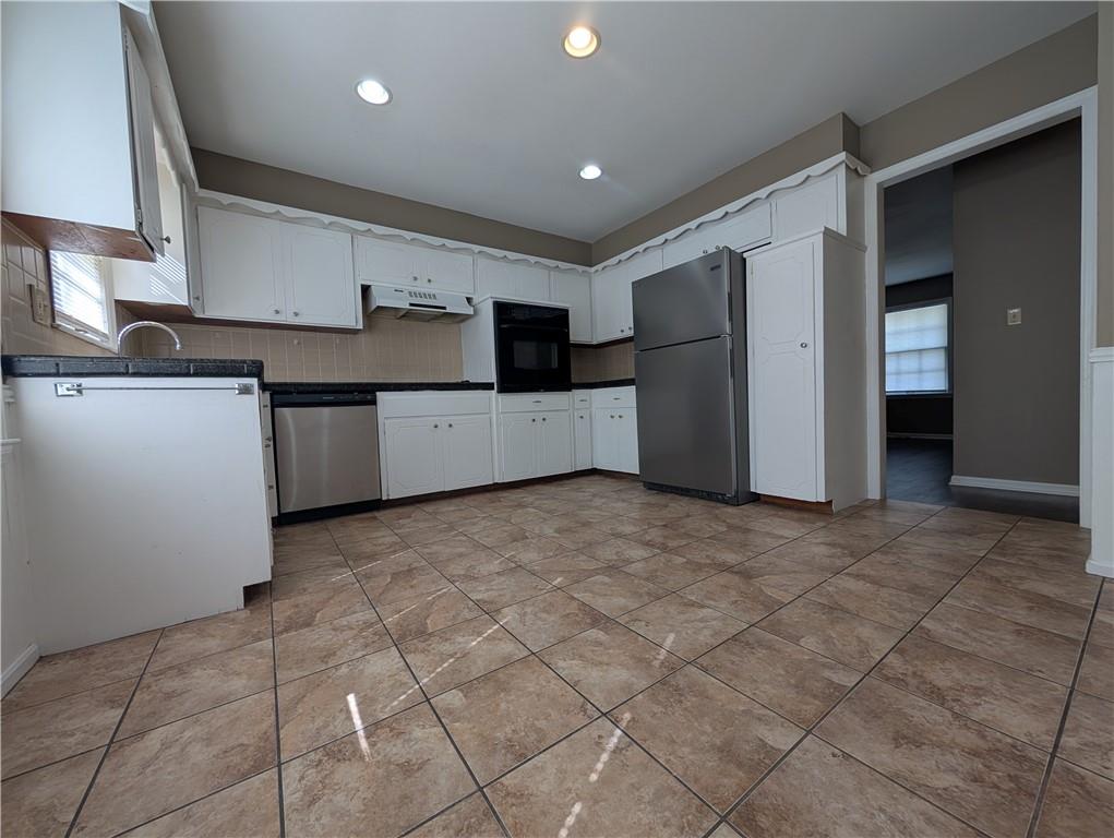 8414 Travis Lane