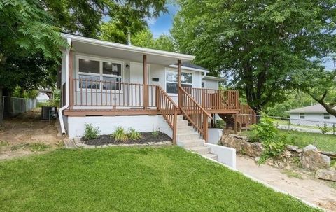 Photo of 10918 E 15th Street S, Independence, MO 64052 (MLS # 2622137)