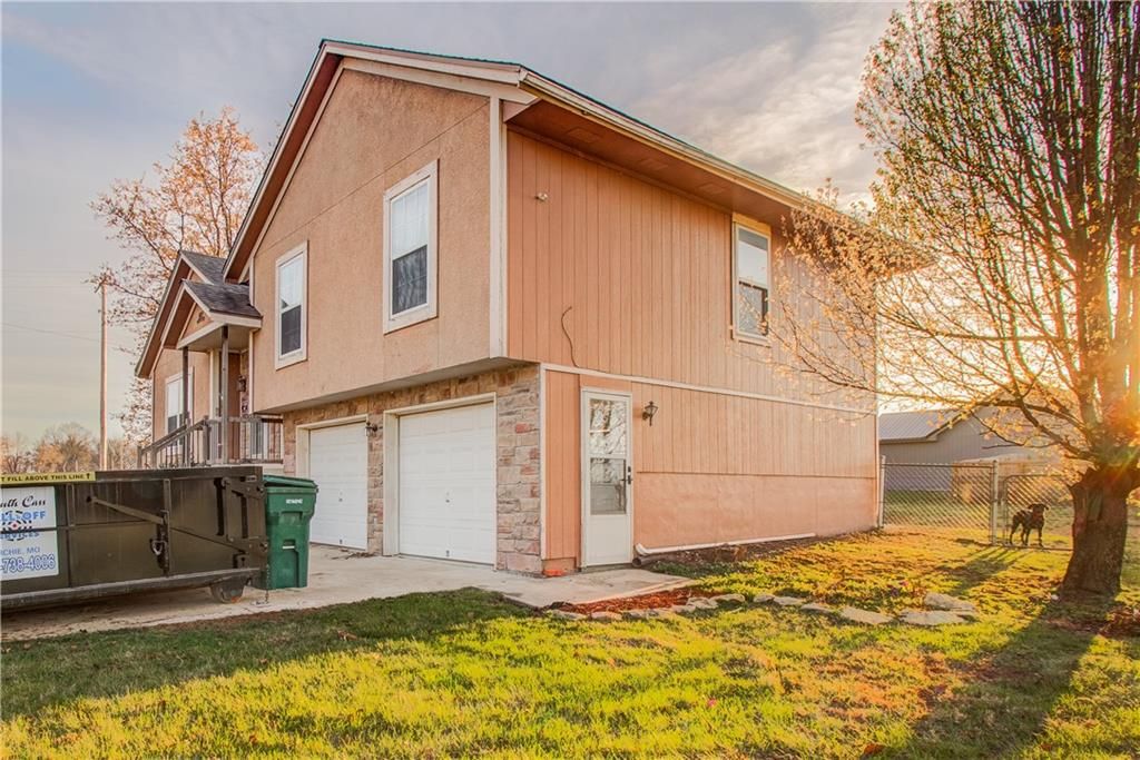 Photo of 202 N Texas Street, Archie, MO 64725 (MLS # 2608155)