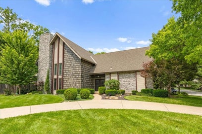 8800 Rosewood Drive Prairie Village KS 66207