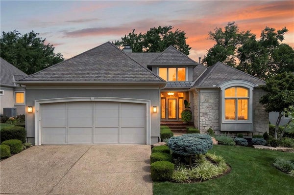 5248 W 115TH TER, LEAWOOD, KS 66211 - Image ca8dcdc39b3fa803e1a4a413f339f548/268199889