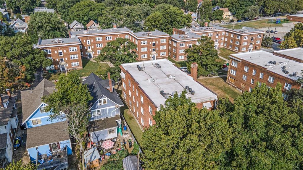 123-125 N Lawn Avenue