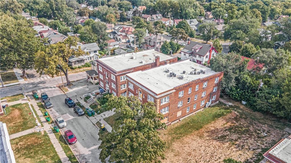 123-125 N Lawn Avenue