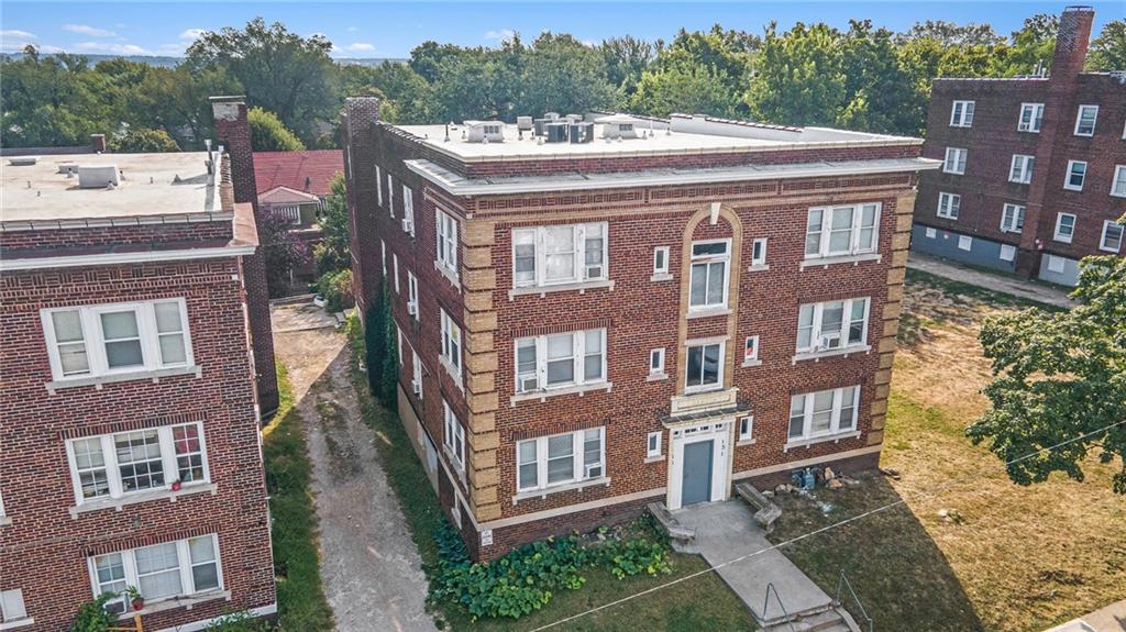 123-125 & 129-133 N Lawn Avenue