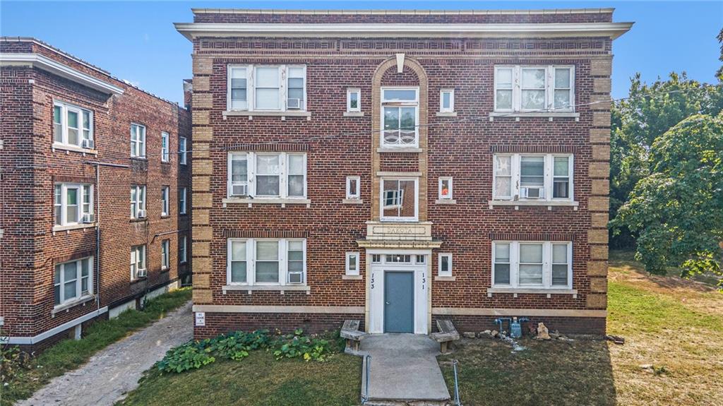 123-125 & 129-133 N Lawn Avenue