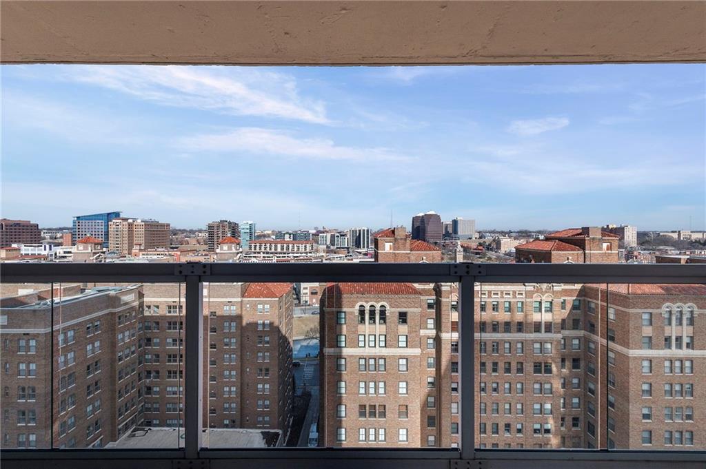 221 W 48th Street 1402