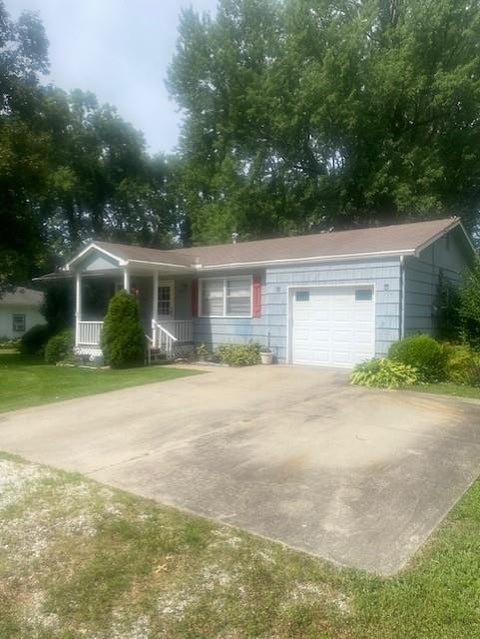 Photo of 306 HARRIS Drive, Greenwood, MO 64034 (MLS # 2629117)