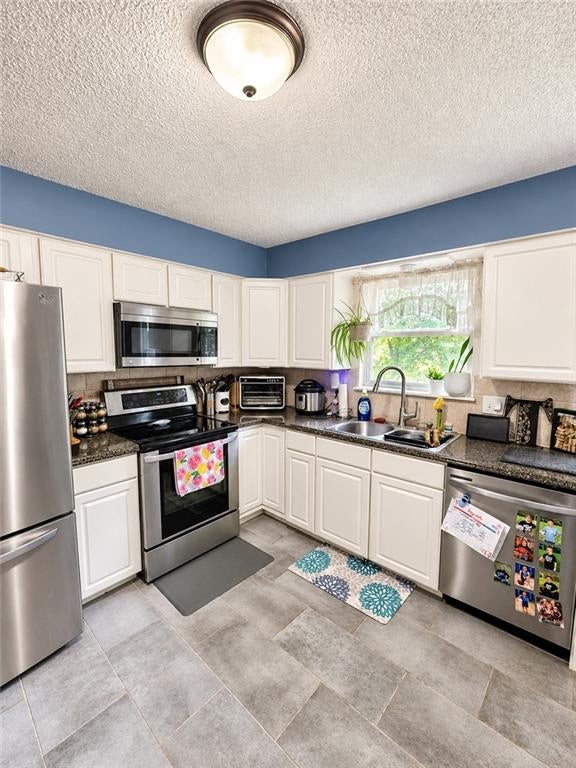 1209 NW Golfview Drive