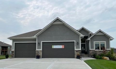 18825 Redbud Lane Spring Hill KS 66083