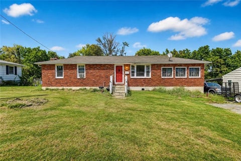 Photo of 9110 E 50th Terrace, Kansas City, MO 64133 (MLS # 2639199)