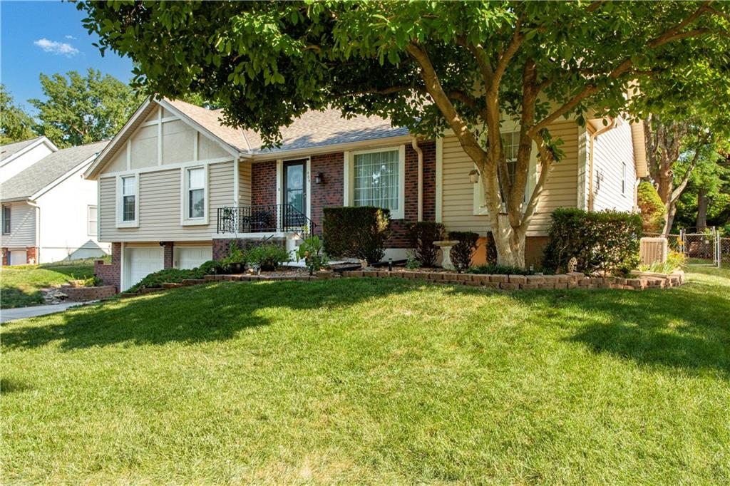404 NE Locust Drive