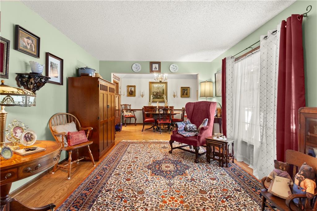 404 NE Locust Drive