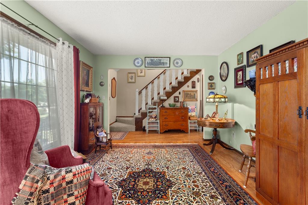 404 NE Locust Drive